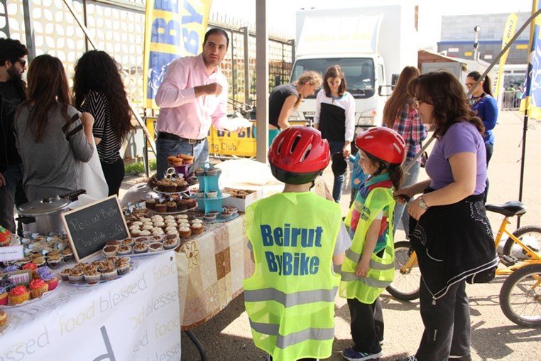 CrumbleBerrys Eat cake for a cause